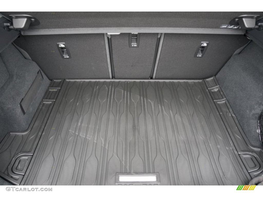 2020 Land Rover Range Rover Evoque S Trunk Photo #136266086