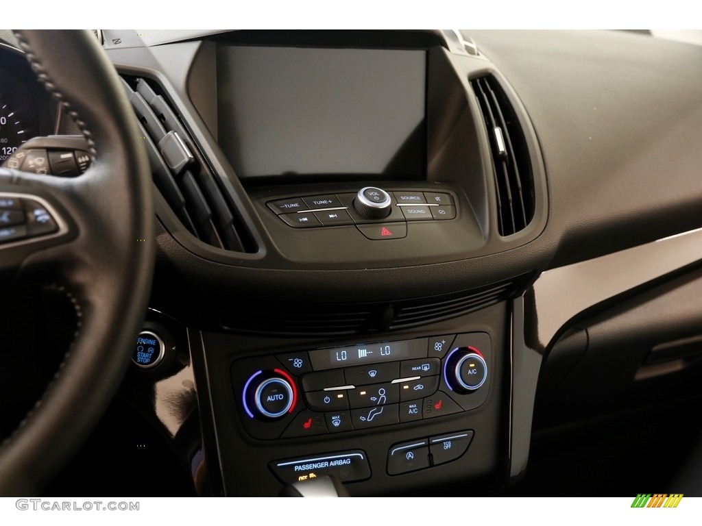 2019 Ford Escape SE 4WD Controls Photos