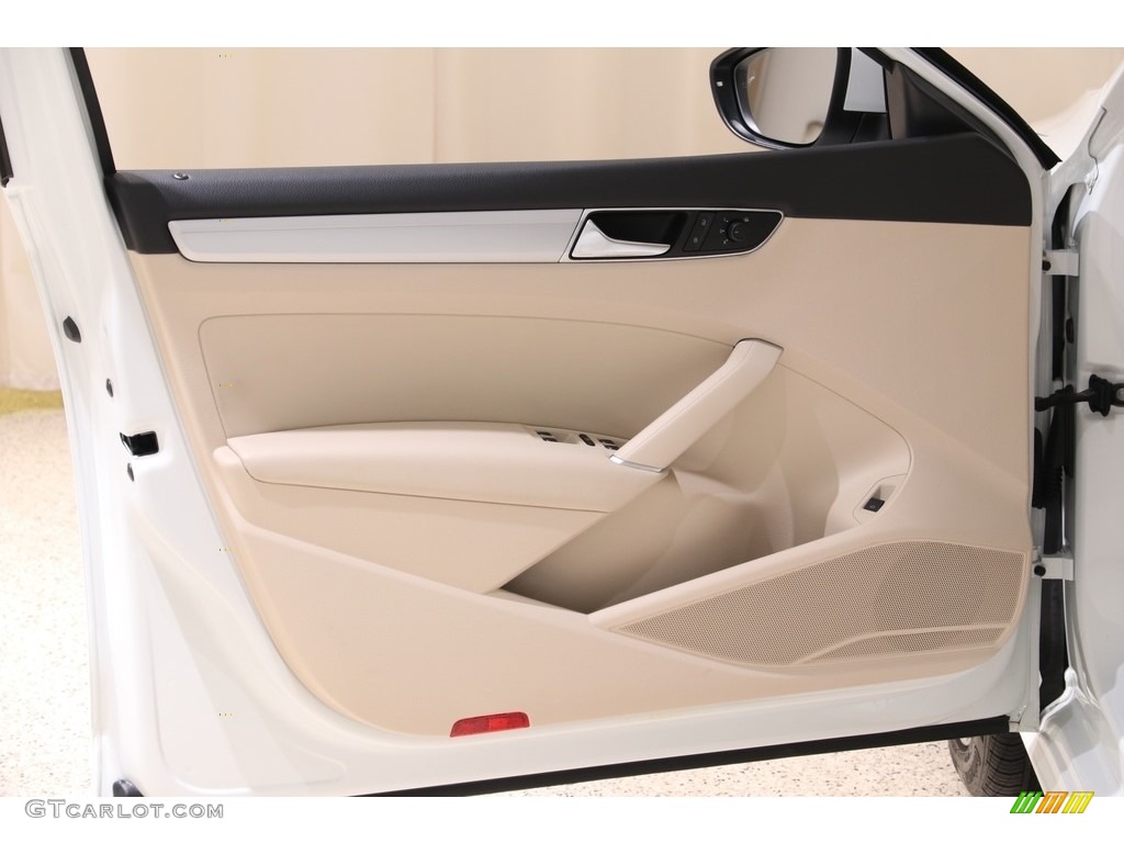 2019 Volkswagen Passat Wolfsburg Cornsilk Beige Door Panel Photo #136277888