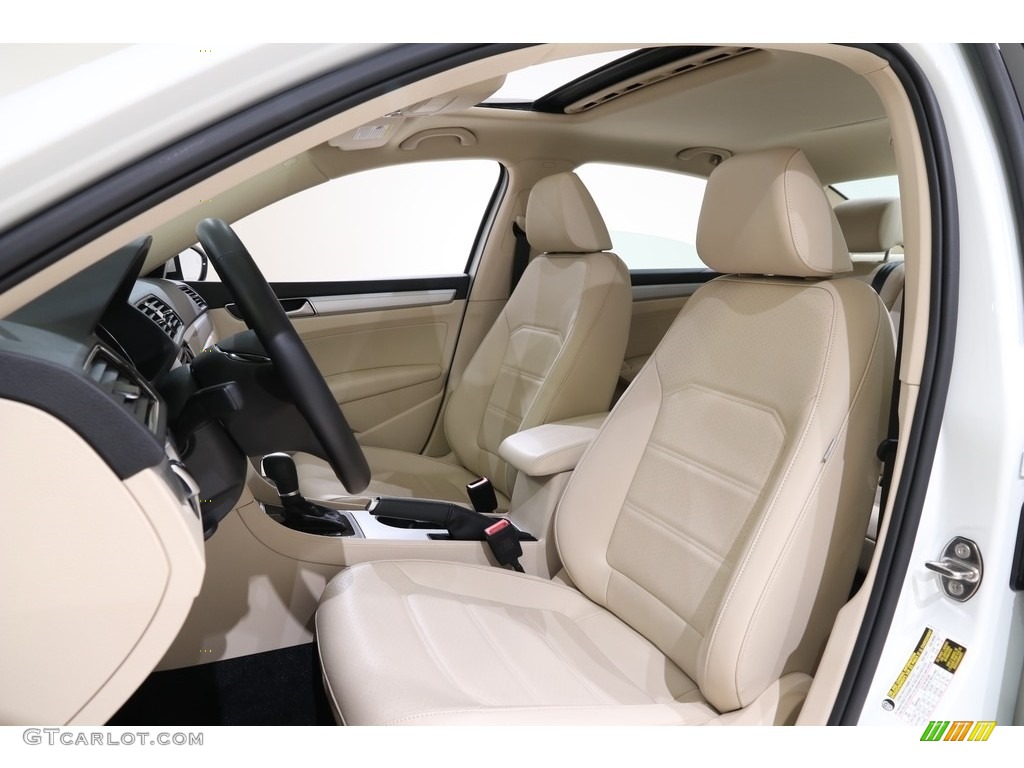 2019 Volkswagen Passat Wolfsburg Front Seat Photo #136277915