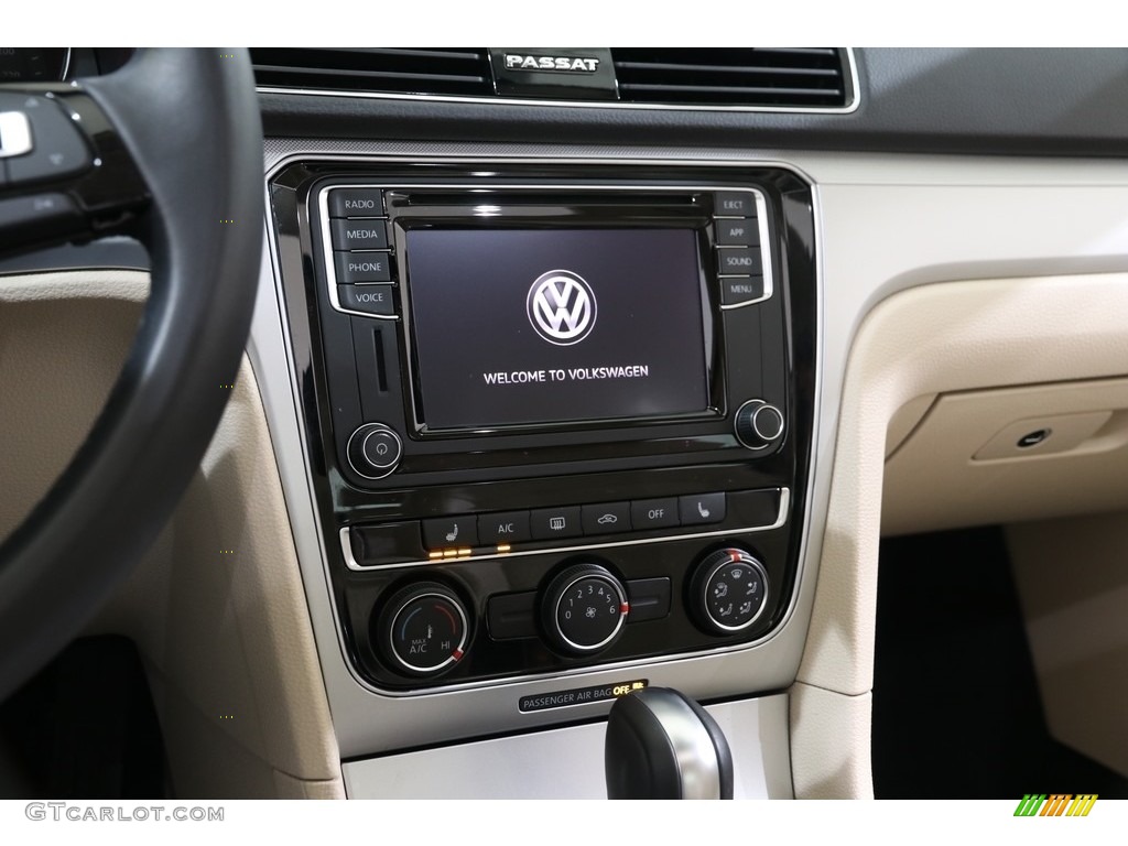 2019 Volkswagen Passat Wolfsburg Controls Photo #136278008