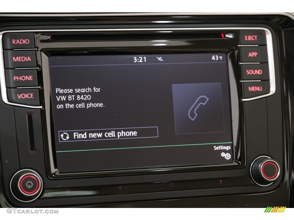 2019 Volkswagen Passat Wolfsburg Controls Photo #136278056