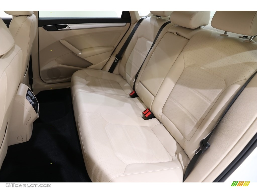 2019 Volkswagen Passat Wolfsburg Rear Seat Photo #136278194