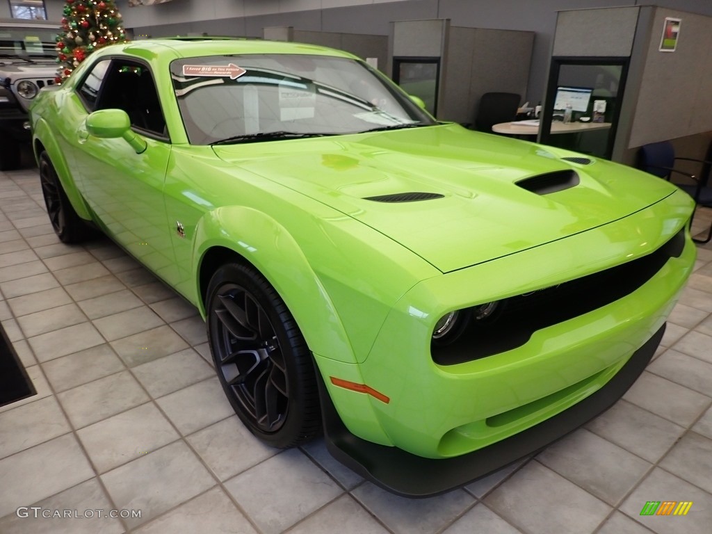 2019 Dodge Challenger R/T Scat Pack Widebody Exterior Photos