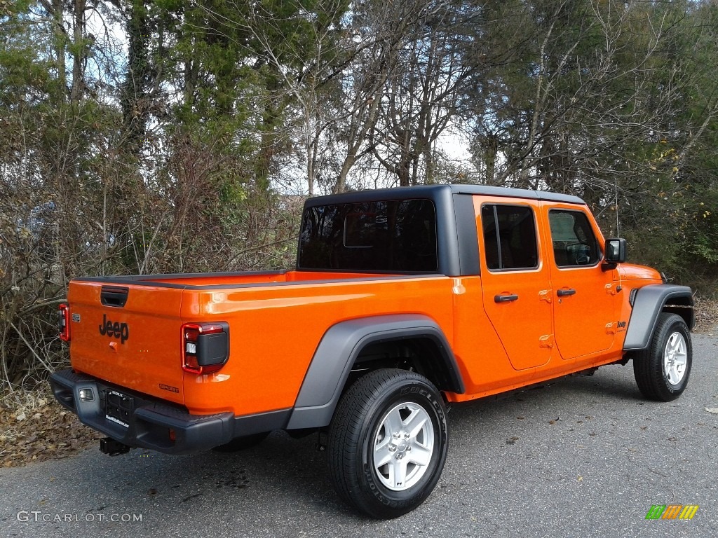 2020 Gladiator Sport 4x4 - Punk