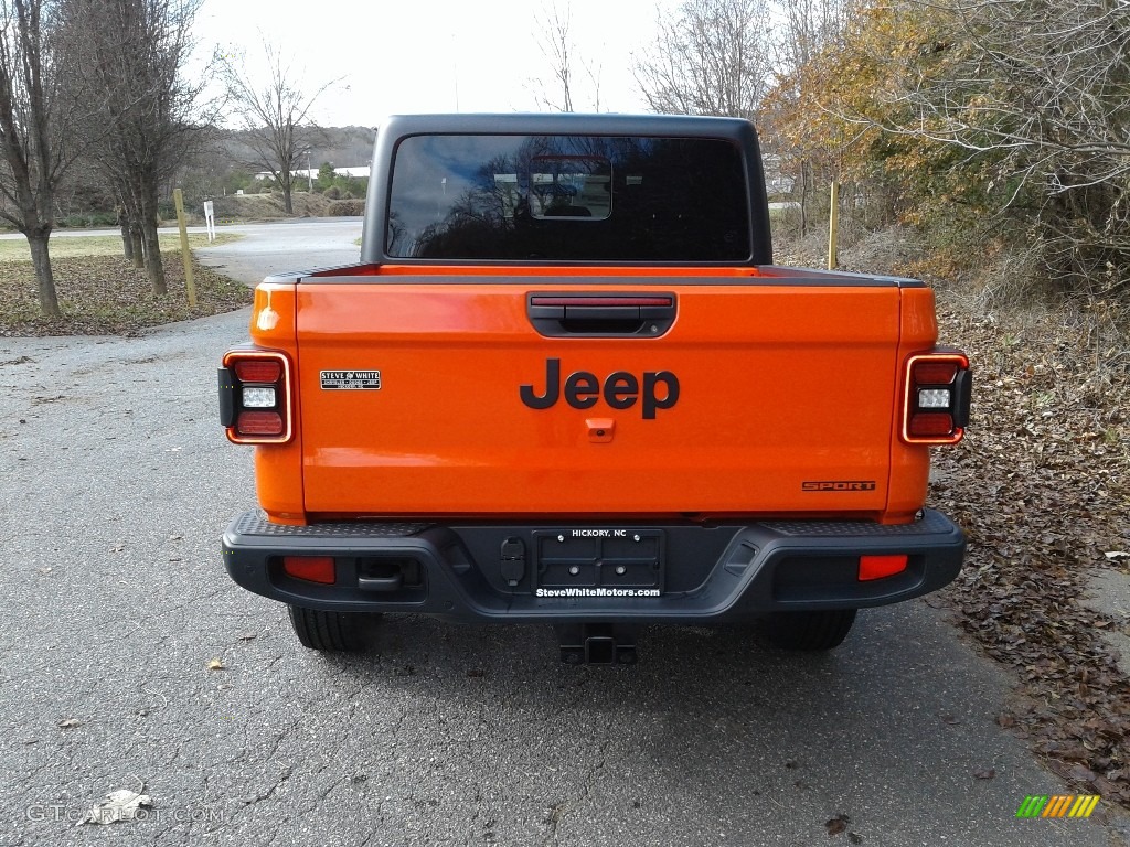 2020 Gladiator Sport 4x4 - Punk