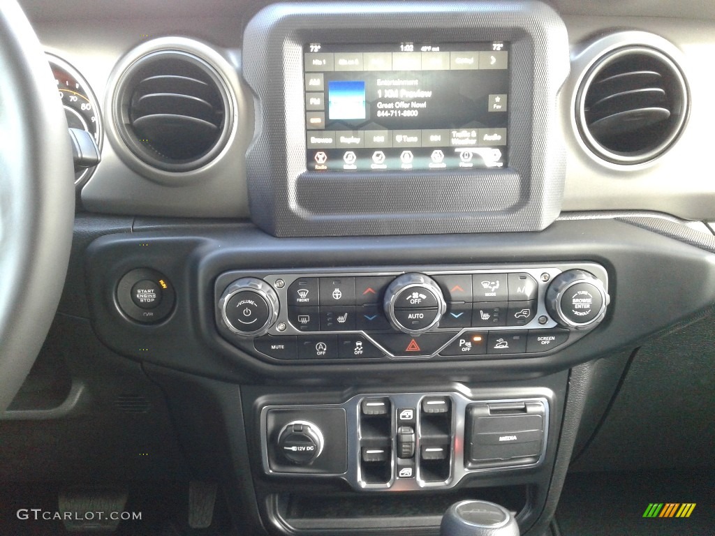 2020 Jeep Gladiator Sport 4x4 Controls Photo #136283960