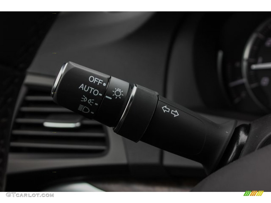 2019 Acura MDX Technology Controls Photo #136284014