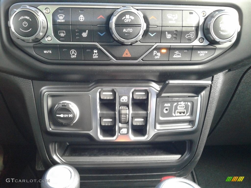 2020 Jeep Gladiator Sport 4x4 Controls Photo #136284170