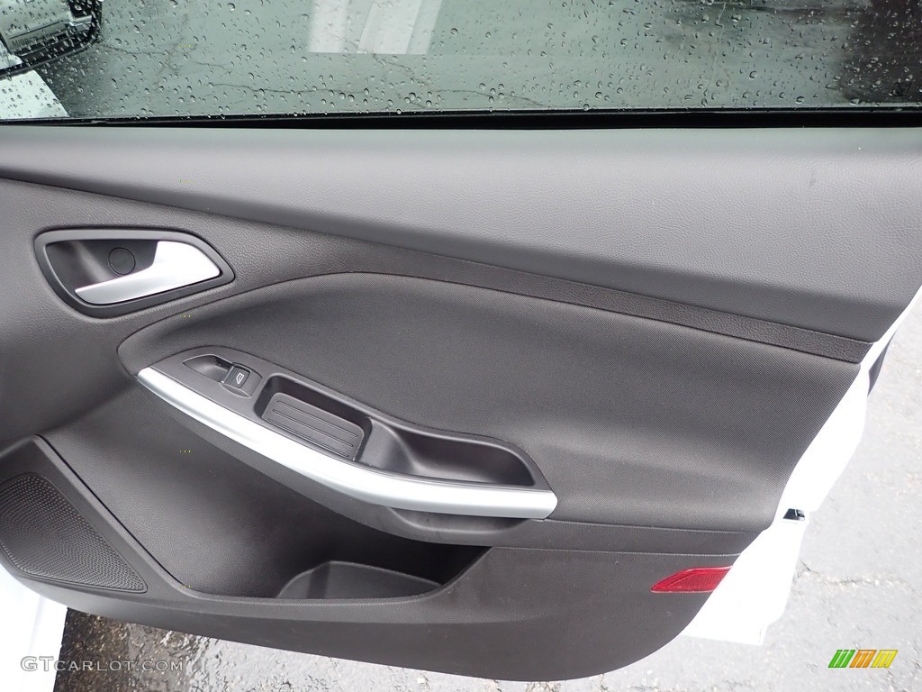 2013 Focus ST Hatchback - Oxford White / ST Charcoal Black Full-Leather Recaro Seats photo #6