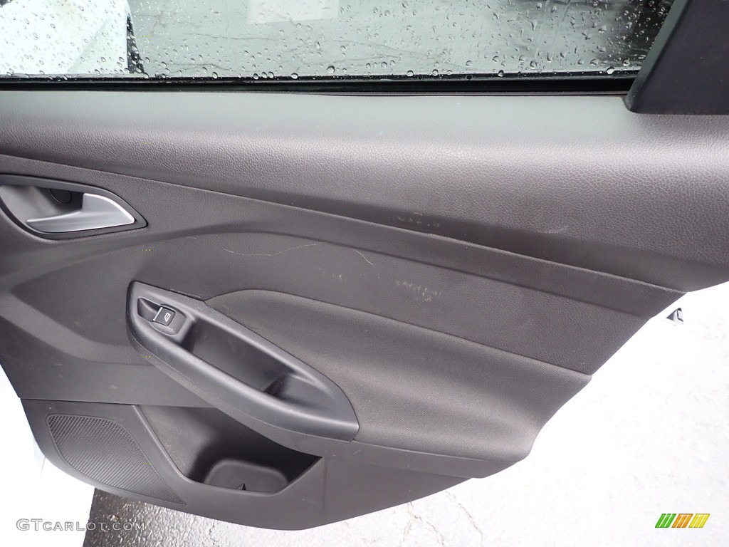 2013 Focus ST Hatchback - Oxford White / ST Charcoal Black Full-Leather Recaro Seats photo #7