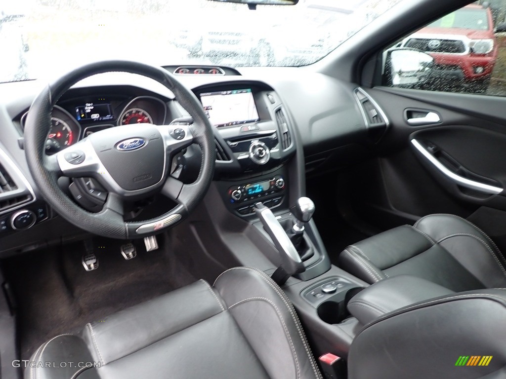 2013 Focus ST Hatchback - Oxford White / ST Charcoal Black Full-Leather Recaro Seats photo #20