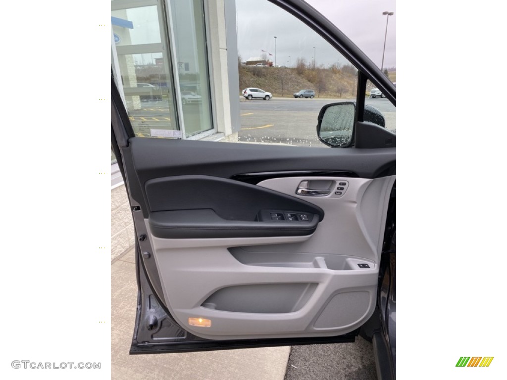 2020 Honda Pilot Touring AWD Door Panel Photos