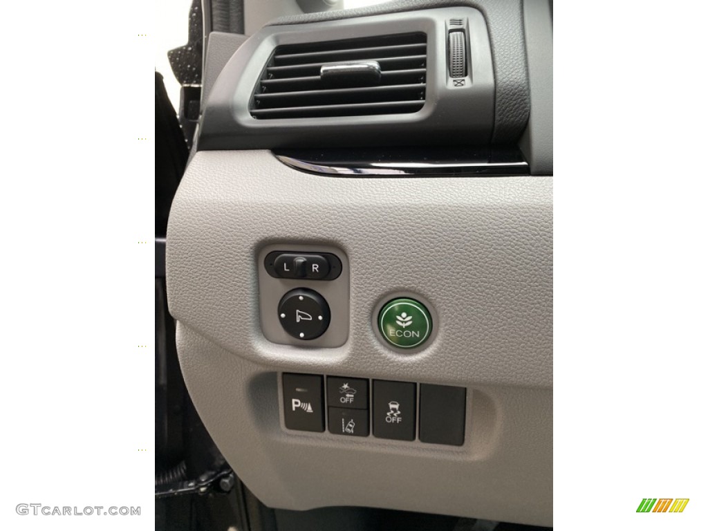2020 Honda Pilot Touring AWD Controls Photo #136287551