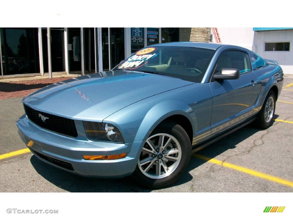 2005 Mustang V6 Deluxe Coupe - Windveil Blue Metallic / Medium Parchment photo #1