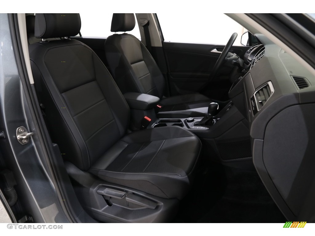 Titan Black Interior 2019 Volkswagen Tiguan SE 4MOTION Photo #136297358