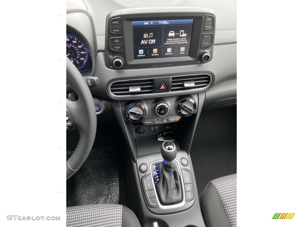 2020 Hyundai Kona SEL AWD Controls Photo #136299056