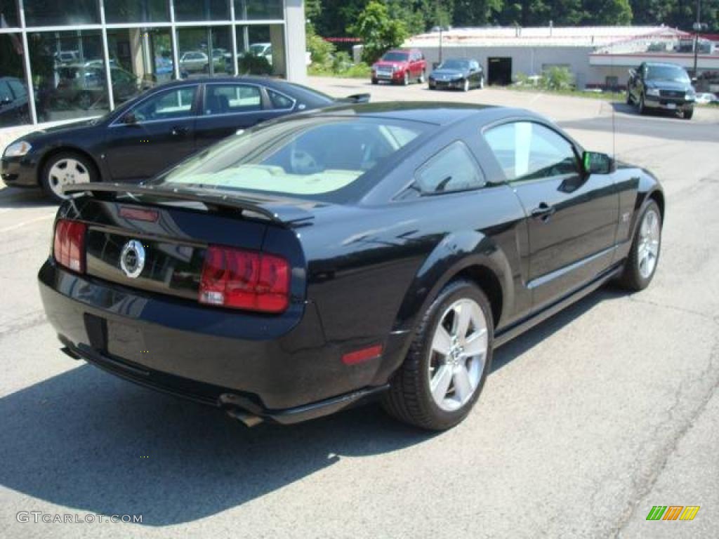 2007 Mustang GT Premium Coupe - Black / Medium Parchment photo #2