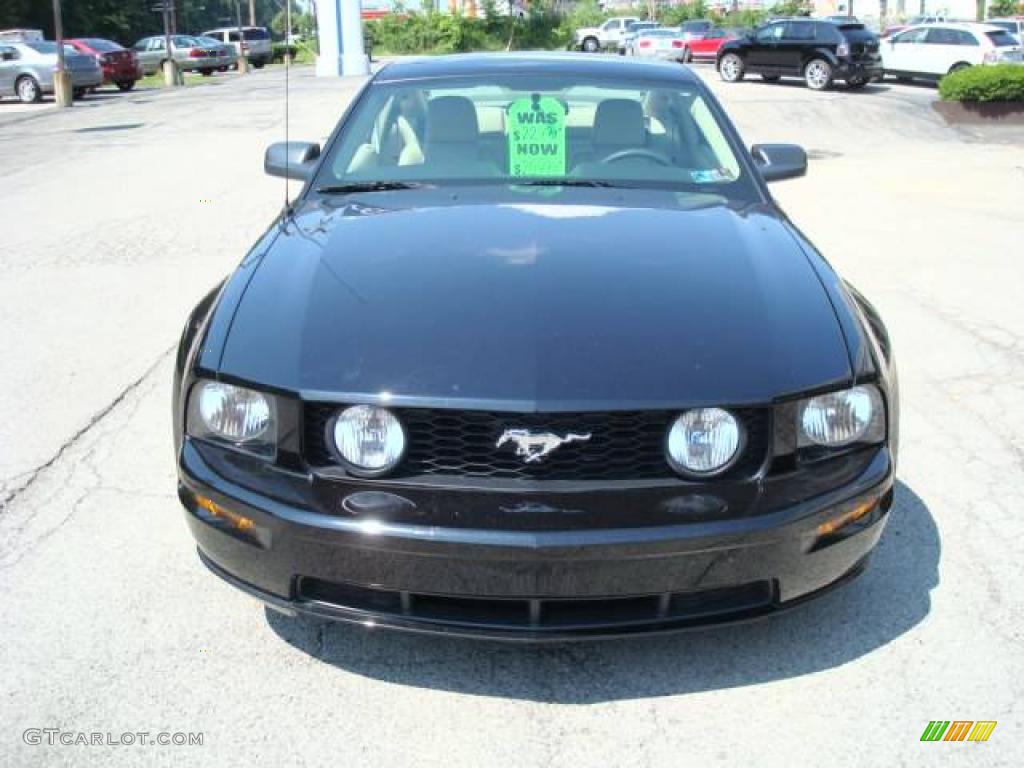 2007 Mustang GT Premium Coupe - Black / Medium Parchment photo #6