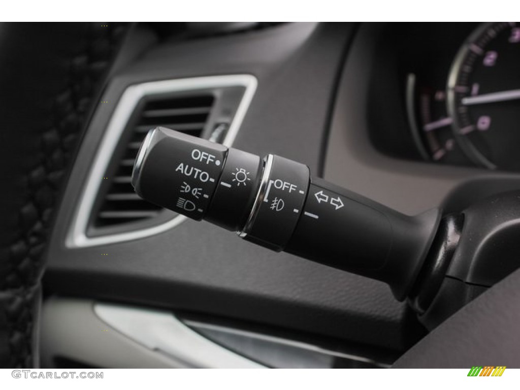 2019 Acura TLX Sedan Controls Photo #136299536