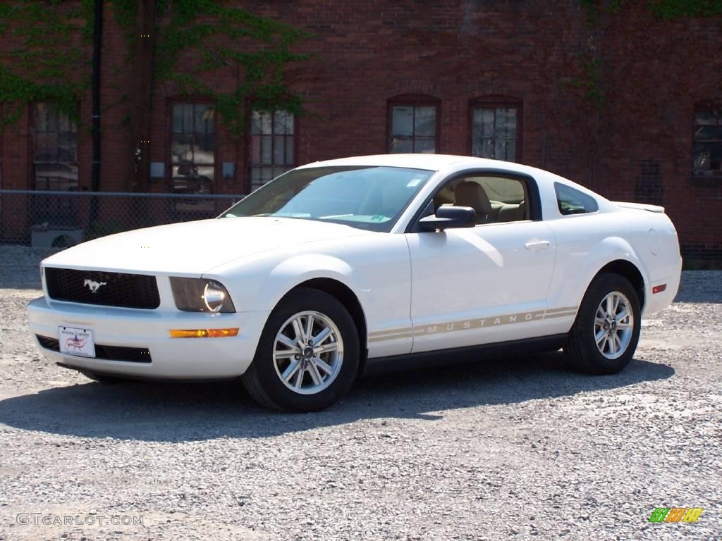 2007 Mustang V6 Deluxe Coupe - Performance White / Medium Parchment photo #1