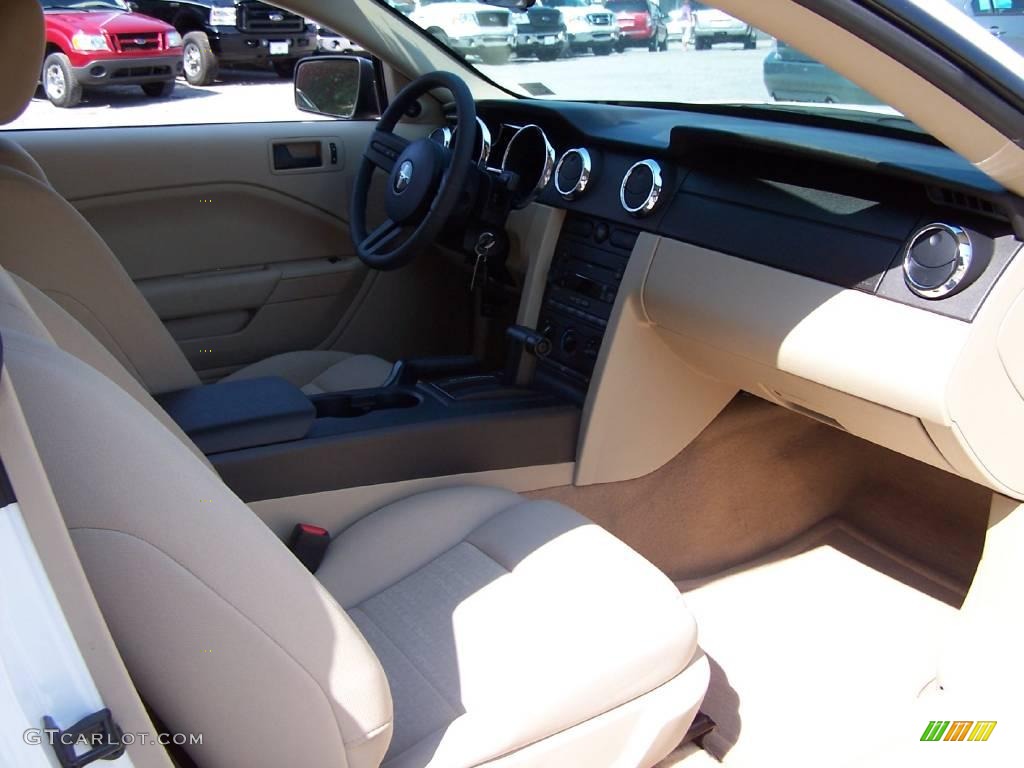 2007 Mustang V6 Deluxe Coupe - Performance White / Medium Parchment photo #8
