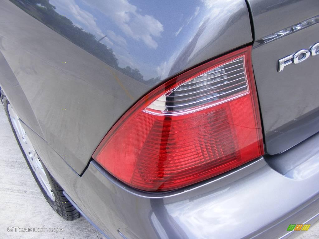 2007 Focus ZX4 SE Sedan - Liquid Grey Metallic / Charcoal/Light Flint photo #14
