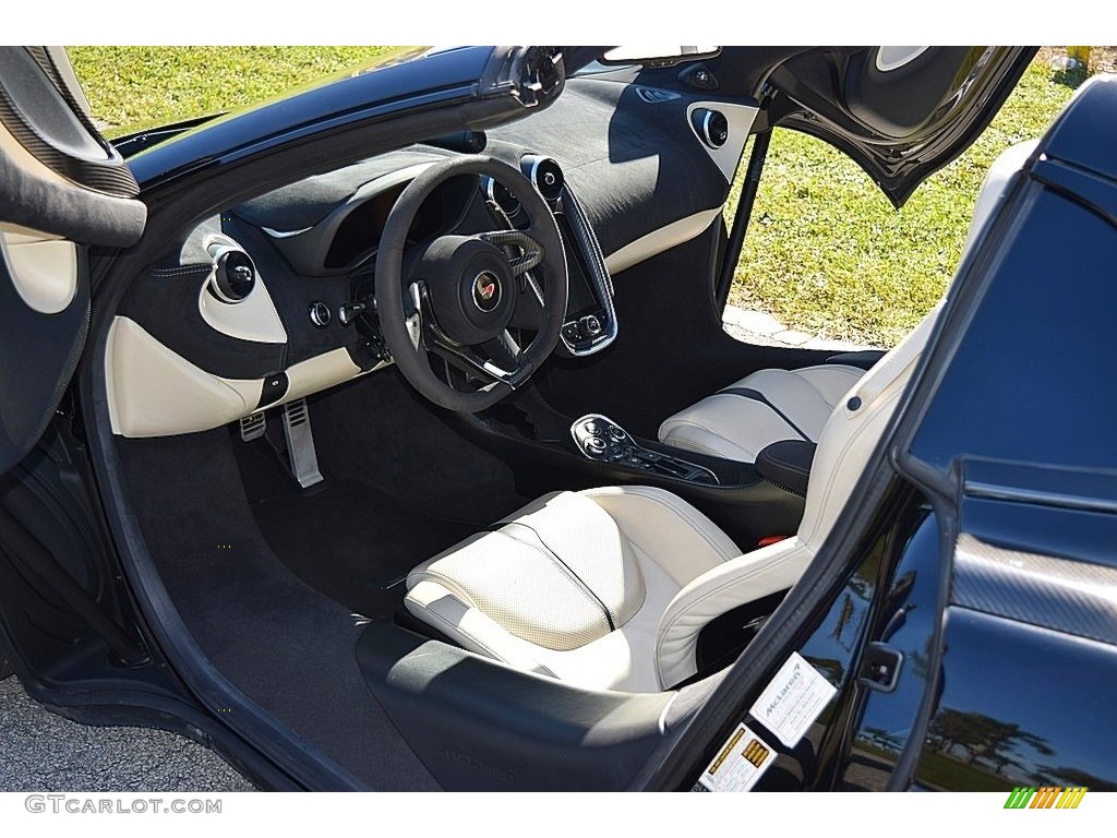 Almond White/Carbon Black Interior 2018 McLaren 570S Spider Photo #136304436