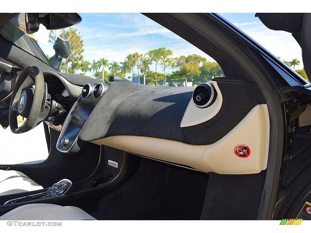 2018 McLaren 570S Spider Almond White/Carbon Black Dashboard Photo #136304598