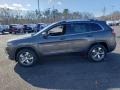 Granite Crystal Metallic - Cherokee Limited 4x4 Photo No. 3