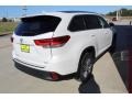 2019 Blizzard Pearl White Toyota Highlander XLE  photo #7