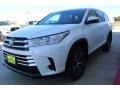 2019 Blizzard Pearl White Toyota Highlander LE  photo #4