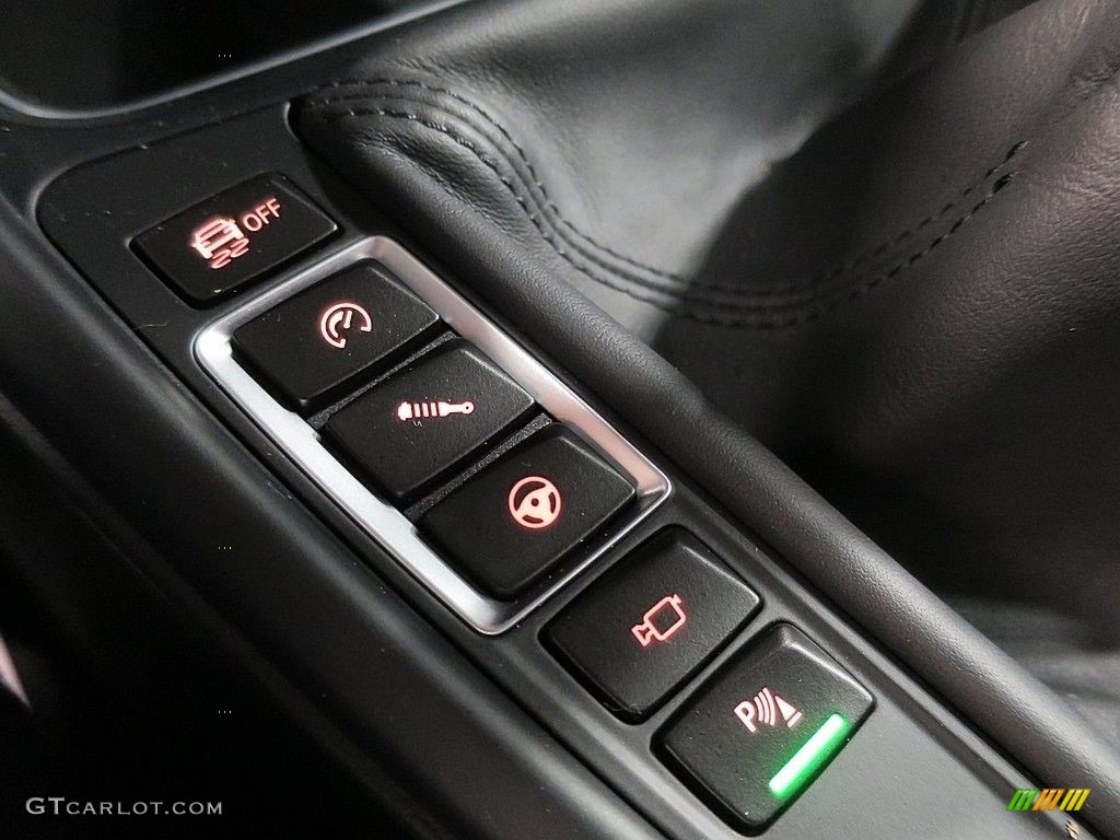2017 BMW M4 Coupe Controls Photo #136313820