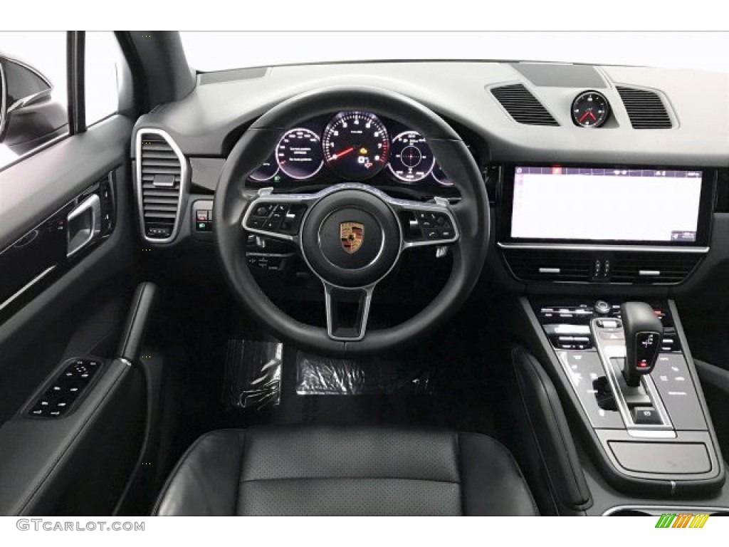 2019 Porsche Cayenne Standard Cayenne Model Black Dashboard Photo #136318815