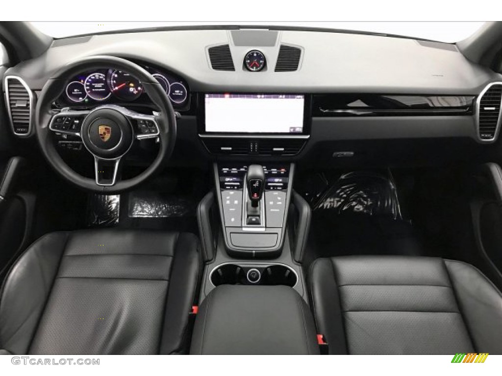 2019 Porsche Cayenne Standard Cayenne Model Black Dashboard Photo #136318965