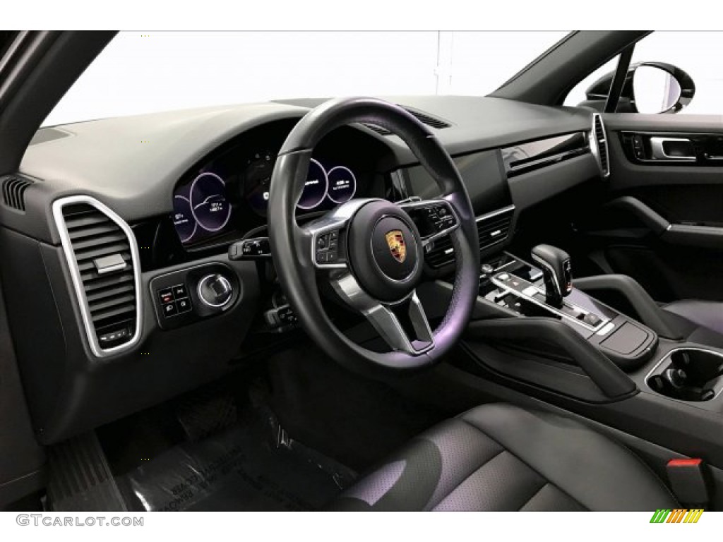 2019 Porsche Cayenne Standard Cayenne Model Black Dashboard Photo #136319022