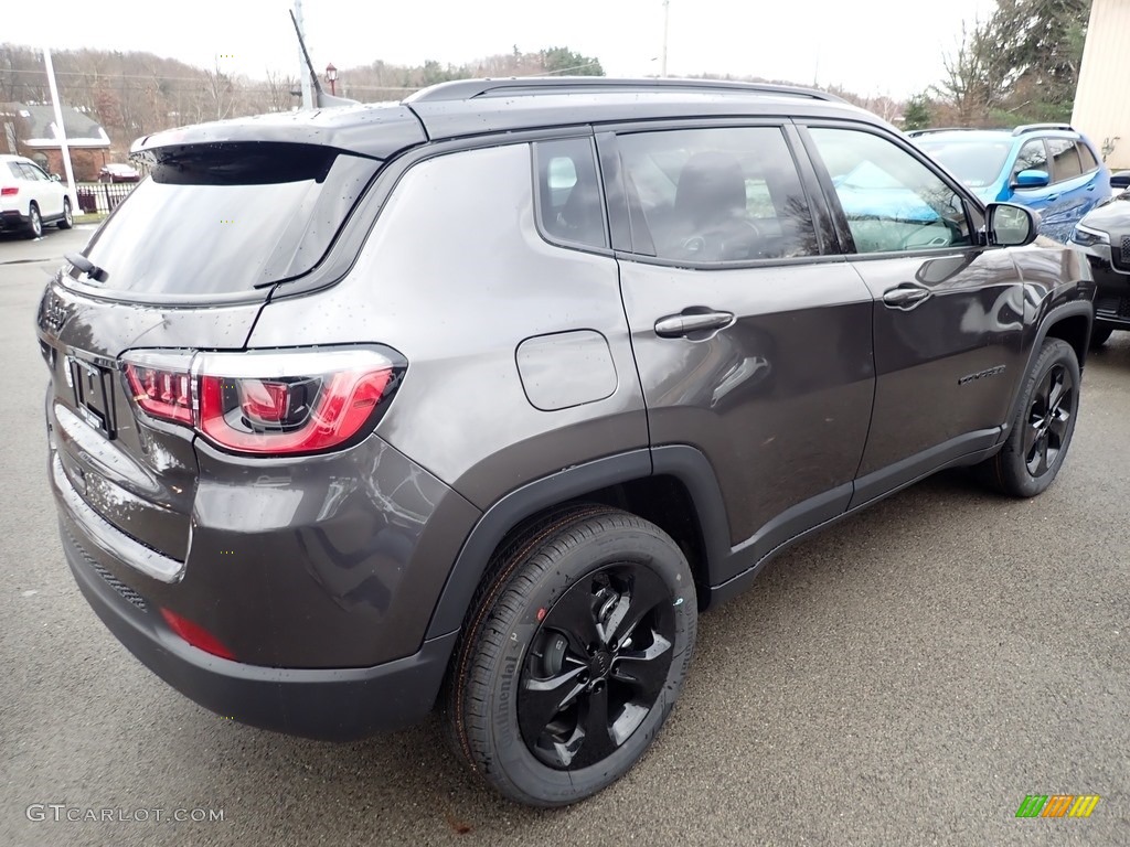 2020 Compass Latitude 4x4 - Granite Crystal Metallic / Black photo #5