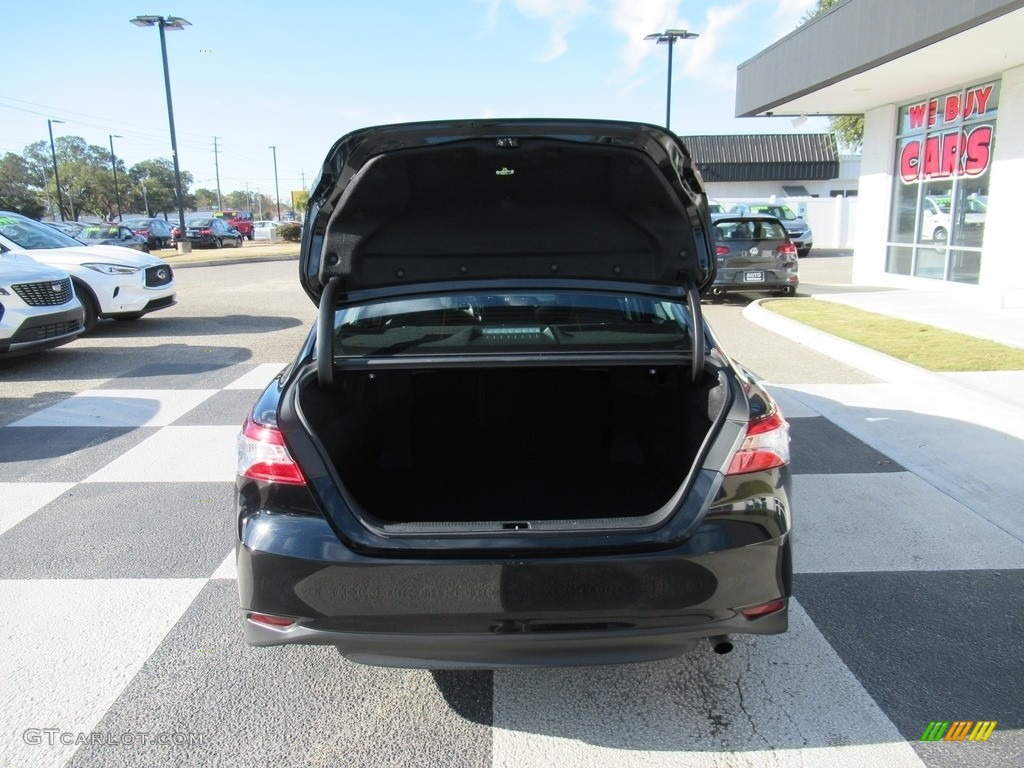 2019 Camry LE - Midnight Black Metallic / Black photo #5