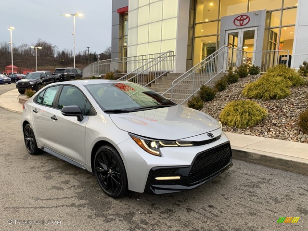 2020 Corolla SE - Classic Silver Metallic / Black photo #1