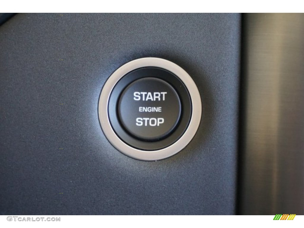 2020 Land Rover Discovery Landmark Edition Controls Photo #136329719