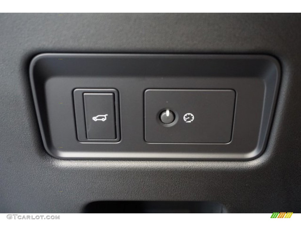 2020 Land Rover Discovery Landmark Edition Controls Photo #136329737