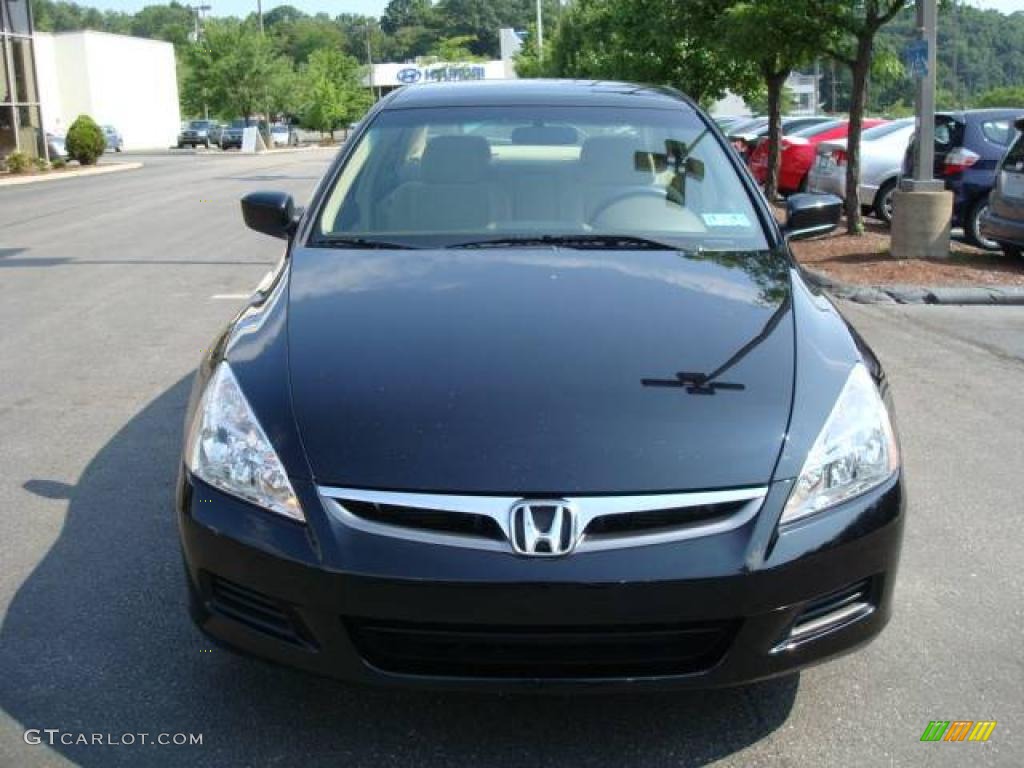 2006 Accord SE Sedan - Nighthawk Black Pearl / Ivory photo #6