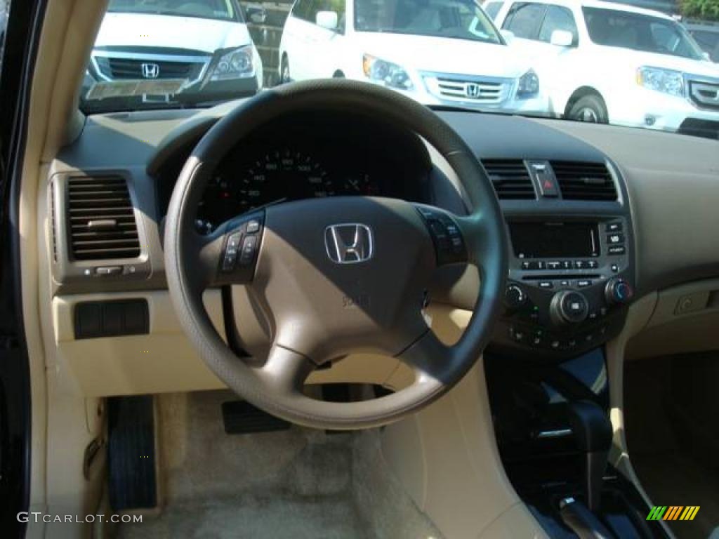 2006 Accord SE Sedan - Nighthawk Black Pearl / Ivory photo #10