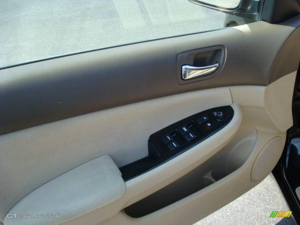 2006 Accord SE Sedan - Nighthawk Black Pearl / Ivory photo #11