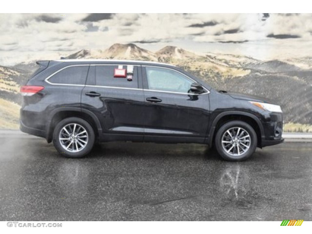 2019 Highlander XLE AWD - Midnight Black Metallic / Black photo #2