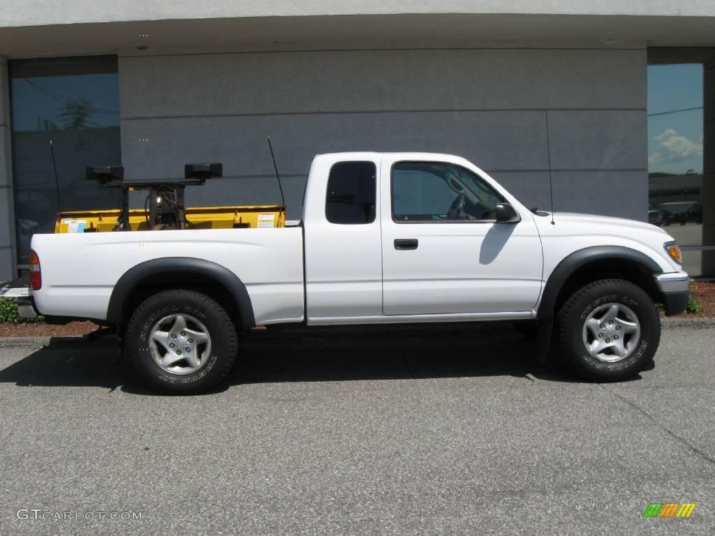 2002 Tacoma V6 Xtracab 4x4 - Super White / Oak photo #2