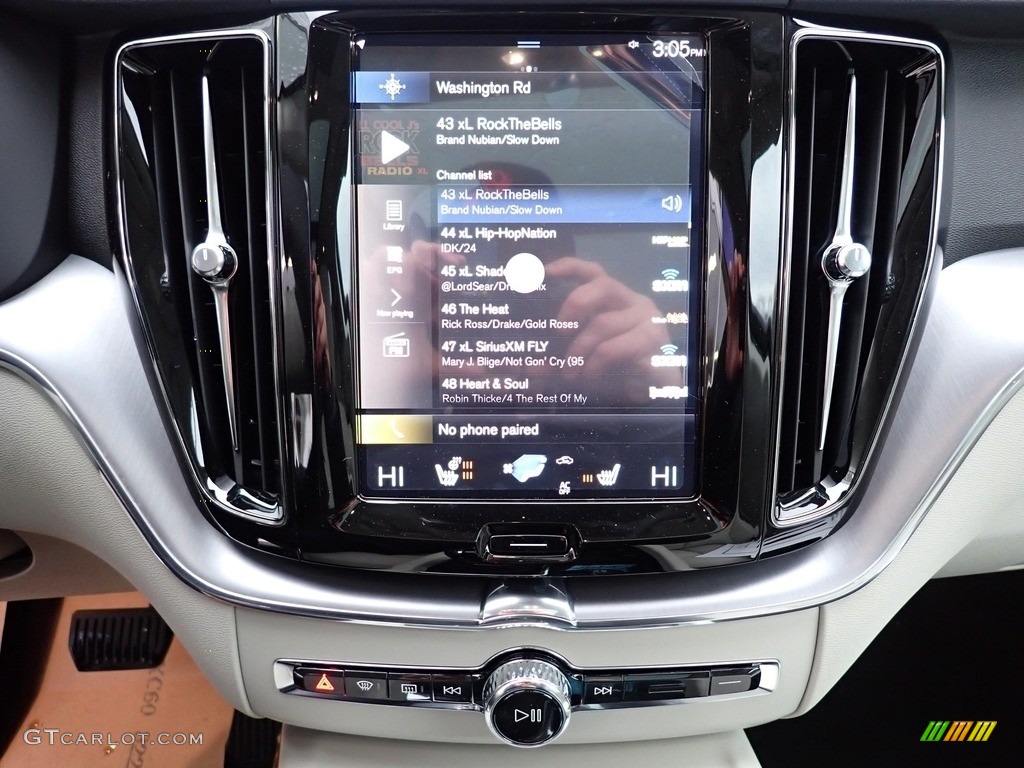 2020 Volvo XC60 T6 AWD Momentum Controls Photo #136339217