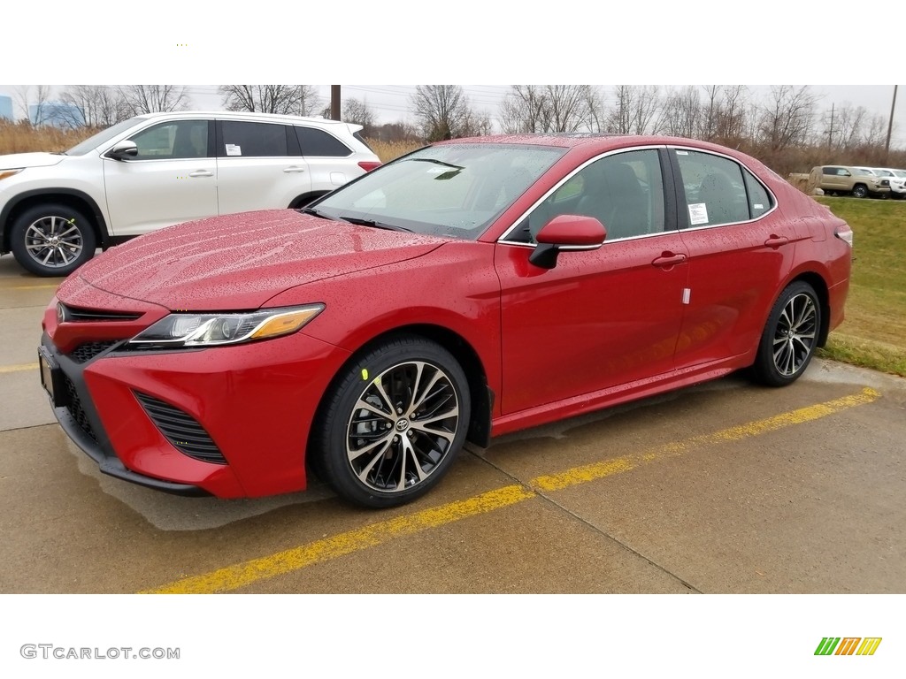 Supersonic Red 2020 Toyota Camry SE Exterior Photo #136346267