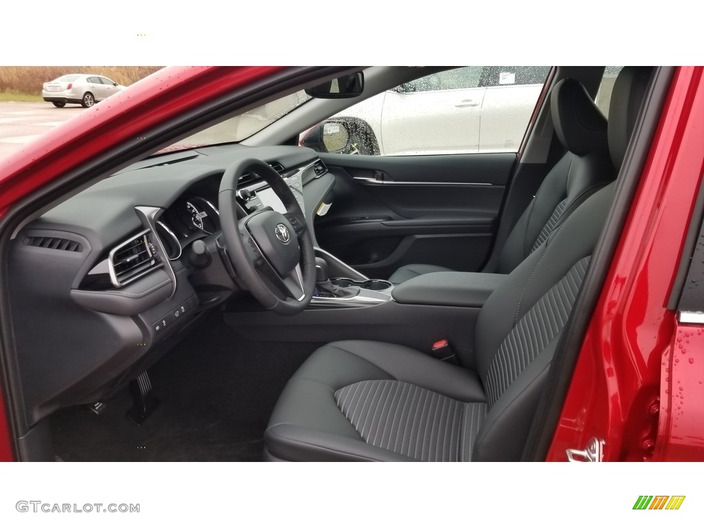 Black Interior 2020 Toyota Camry SE Photo #136346288