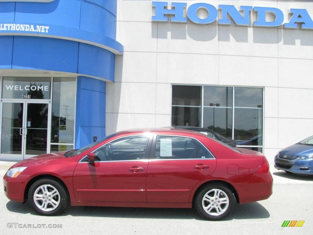 2007 Accord SE Sedan - Moroccan Red Pearl / Gray photo #3